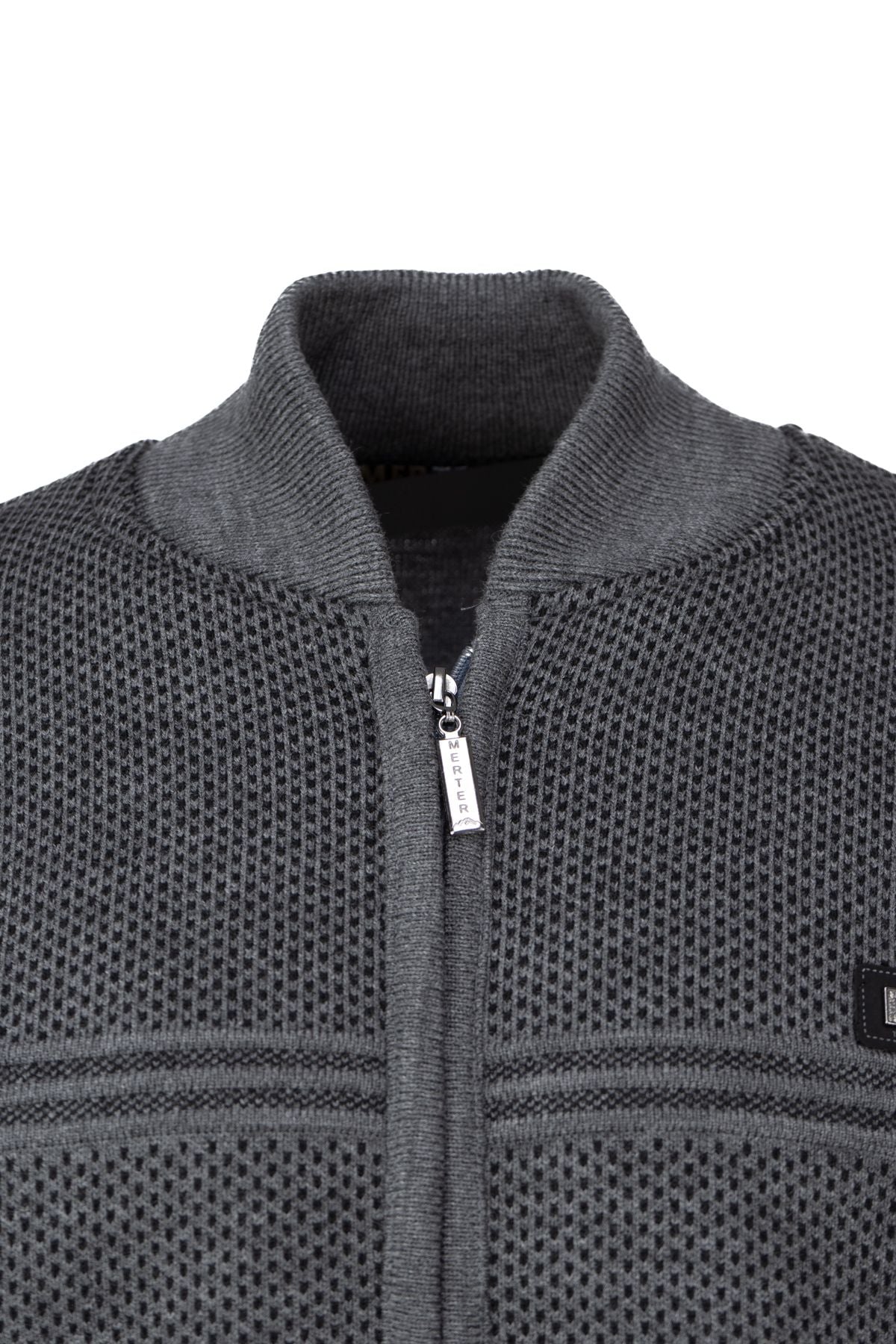 Erkek Kışlık Kalın Yünlü Çelik Örme Hırka Armalı Motifli Düğmeli Çift Cepli Rahat Hakim Yaka